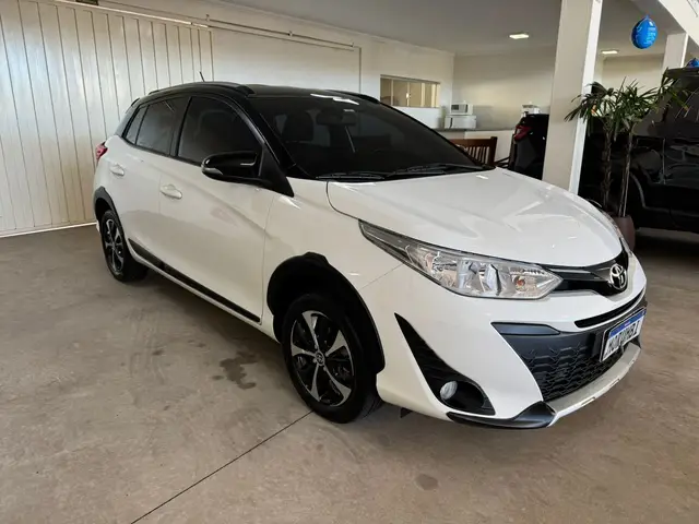 Carro Toyota Yaris 2022 1.5 X-Way Connect CVT (Flex)