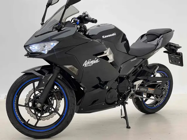Carro Kawasaki Ninja 2021 400