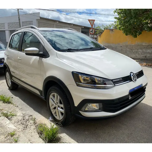 Carro Volkswagen CrossFox 2015 1.6 16v MSI (Flex)