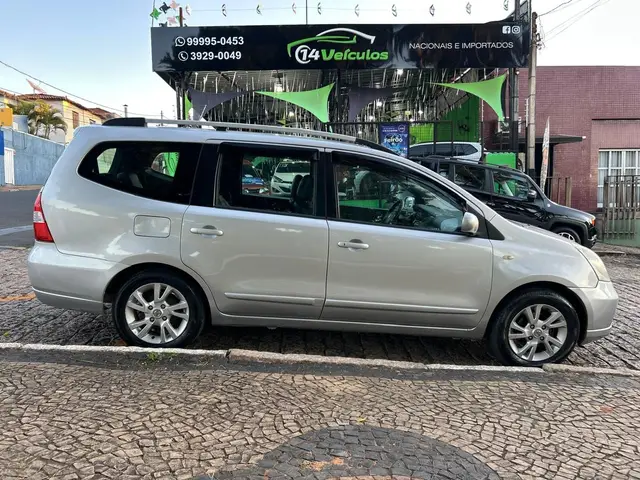 Carro Nissan Grand Livina 2013 SL 1.8 16V Flex Fuel Aut.
