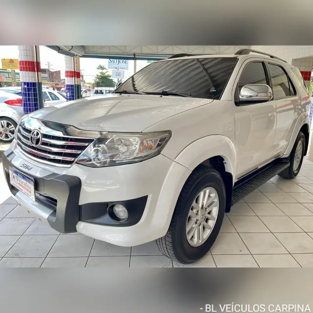 Carro Toyota SW4 2015 SR 4x2 2.7/ 2.7 Flex 16V Aut.