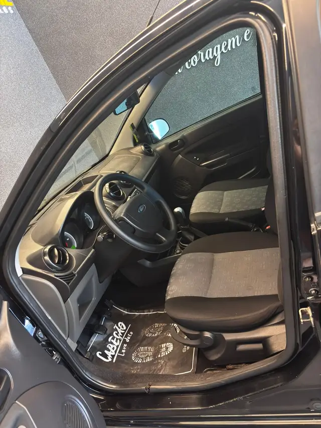 Carro Ford Fiesta Hatch 2013 Rocam 1.0 (Flex)