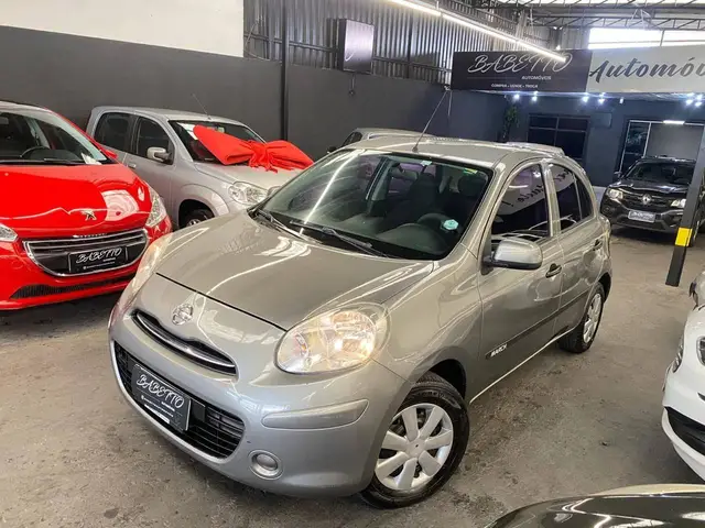 Carro Nissan March 2013 1.0 16V (Flex)