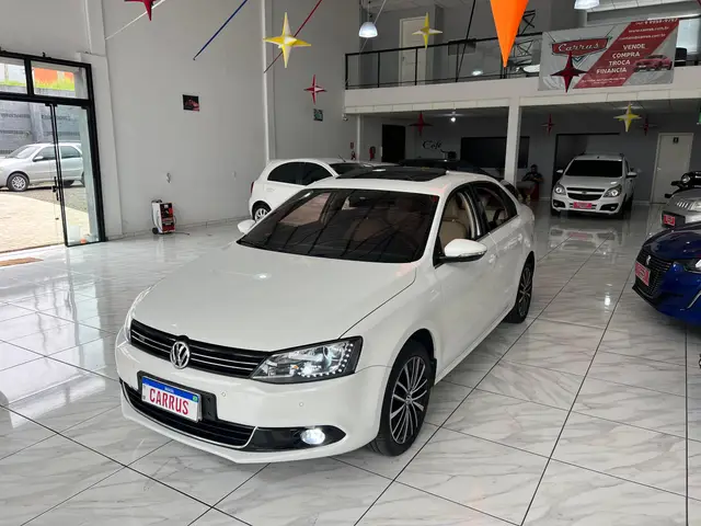 Carro Volkswagen Jetta 2013 2.0 Comfortline (Flex)