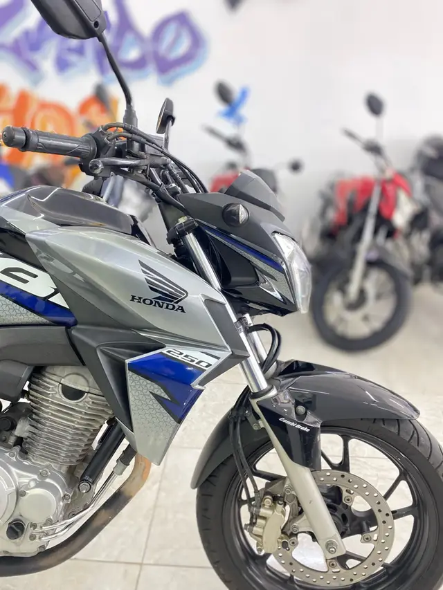 Moto Honda CB 250F Twister 2019 Standard