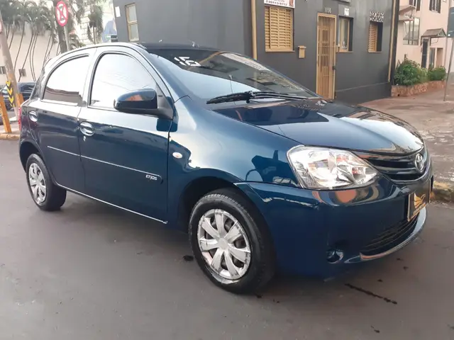 Carro Toyota Etios 2016 X 1.3 (Flex)