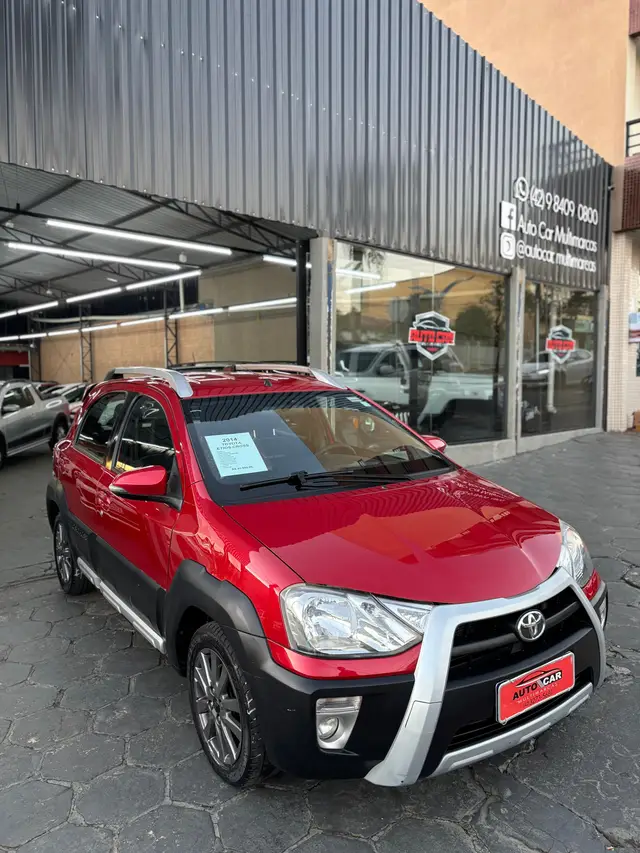 Carro Toyota Etios 2014 Cross 1.5 (Flex)