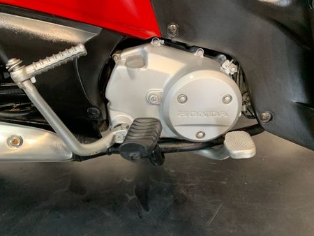 Biz 125i ES