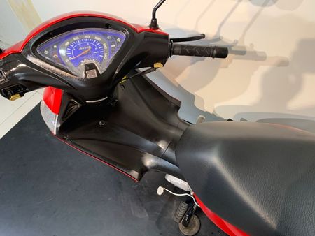 Biz 125i ES