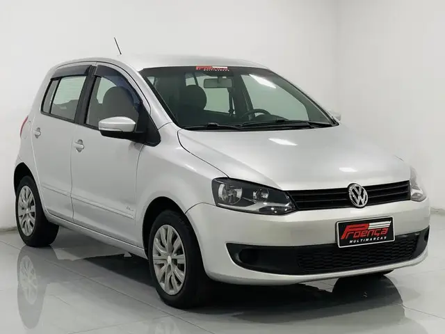 Carro Volkswagen Fox 2013 1.0 TEC (Flex) 2p