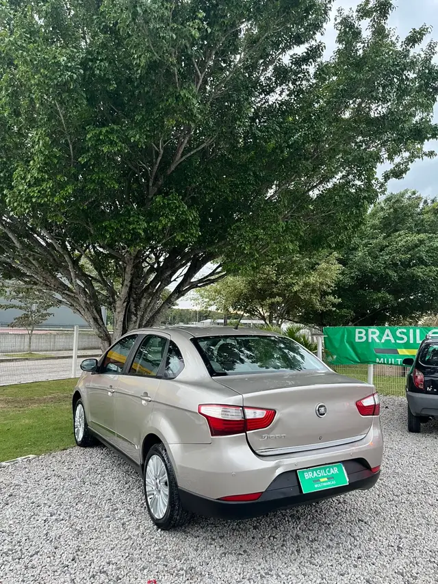 Carro Fiat Grand Siena 2013 Essence 1.6 16V (Flex)