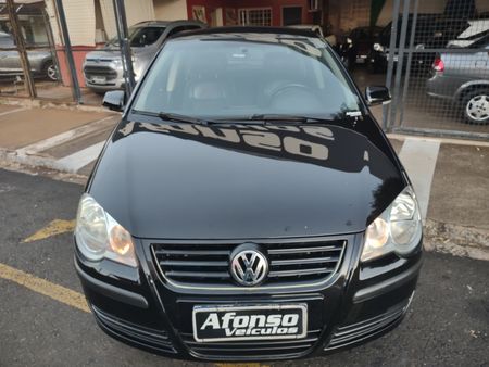 Polo Hatch. 1.6 8V (Flex)