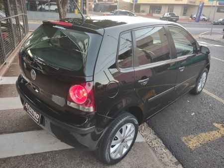 Polo Hatch. 1.6 8V (Flex)