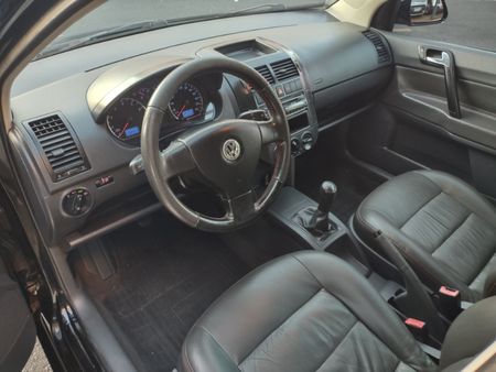 Polo Hatch. 1.6 8V (Flex)
