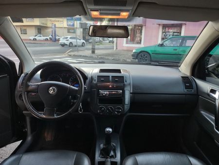 Polo Hatch. 1.6 8V (Flex)