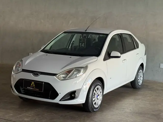 Carro Ford New Fiesta Sedan 2014 1.6 SE (Flex)