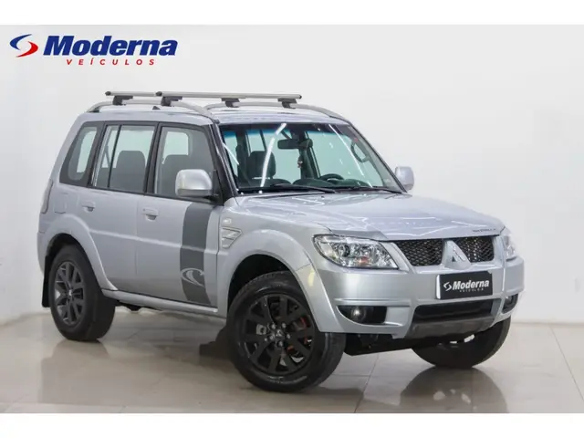 Carro Mitsubishi Pajero TR4 2015 2.0 16V 4x2 (Flex) (Aut)