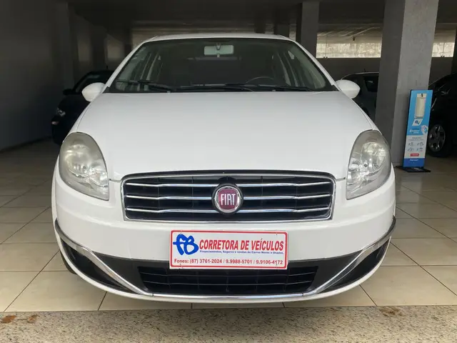 Carro Fiat Linea 2015 Absolute 1.8 16V Dualogic (Flex)