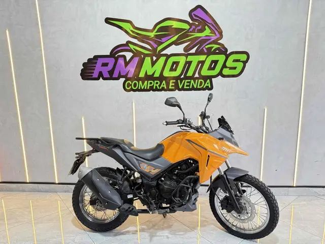 Carro Dafra NH 2024 300