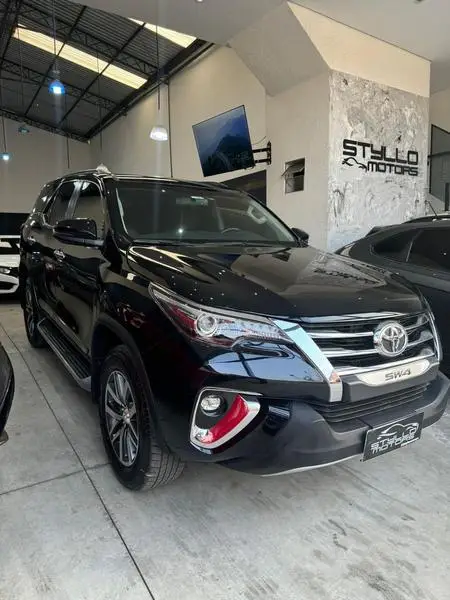 Carro Toyota SW4 2018 2.8 TDI SRX 7L 4x4 (Aut)