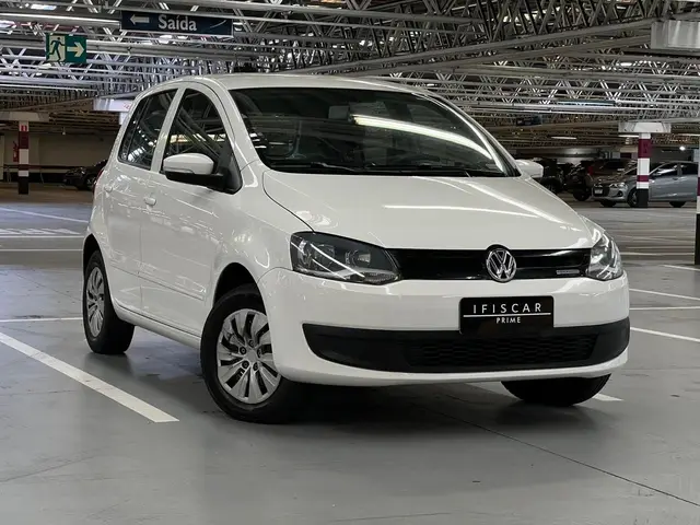 Carro Volkswagen Fox 2013 1.6 VHT BlueMotion (Flex) 4p