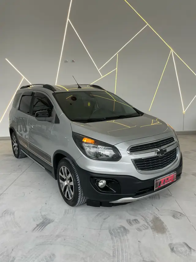 Carro Chevrolet Spin 2017 Activ 1.8 (Flex) (Aut)