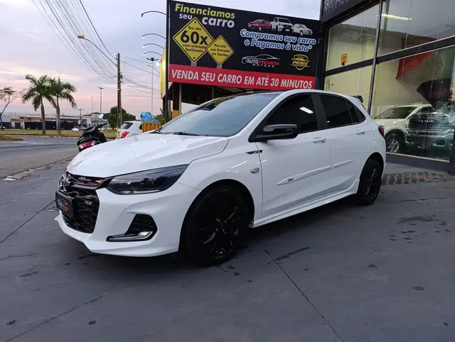 Carro Chevrolet Onix 2023 RS 1.0 Turbo (Aut.)