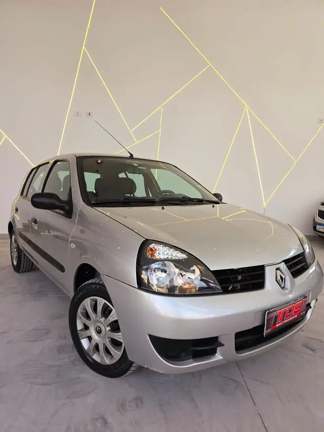 Carro Renault Clio 2011 Hi-Flex 1.0 16V 3p