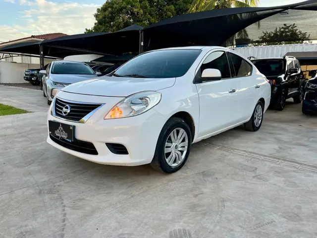 Carro Nissan Versa 2014 1.6 16V SV (Flex)