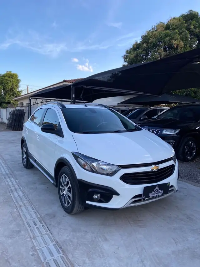 Carro Chevrolet Onix 2018 1.4 Activ SPE/4