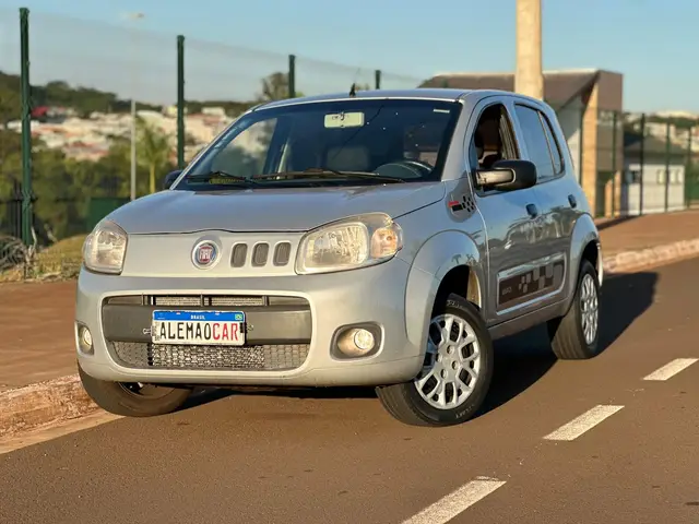 Carro Fiat Uno 2013 Vivace Italia 1.0 8V (Flex) 4p