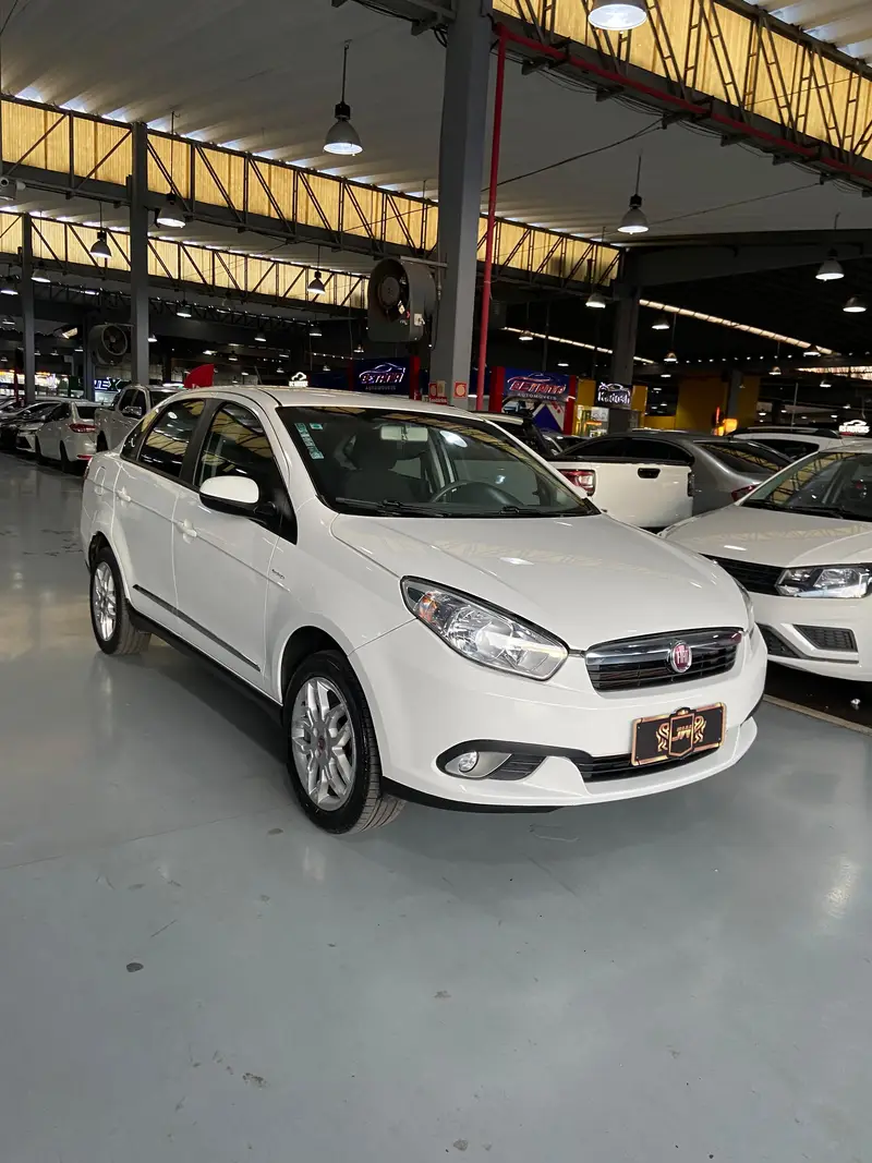 Fiat Grand Siena ESSENCE ITALIA 1.6 Flex 16V
