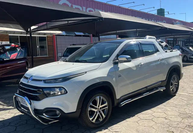 Carro Fiat Toro 2017 Volcano 2.0 diesel AT9 4x4
