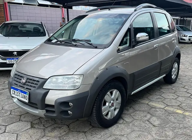 Carro Fiat Idea 2010 Adventure 1.8 Dualogic (Flex)