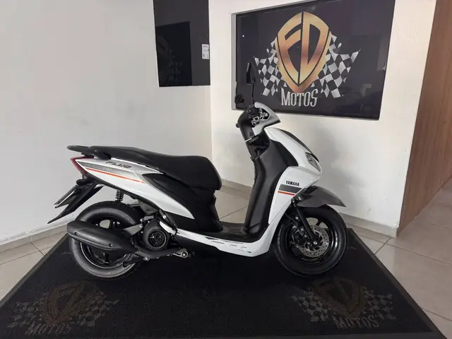 Carro Yamaha Fluo 2024 ABS