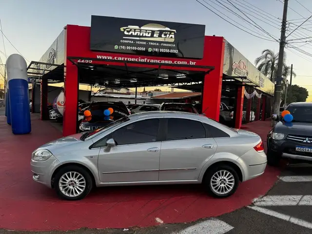 Carro Fiat Linea 2009 Absolute 1.9 16V Dualogic (Flex)