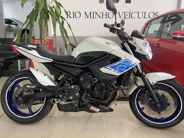 Carro Yamaha XJ6 N 2013 XJ6 N/ABS