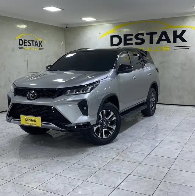 Carro Toyota SW4 2022 Diamond  2.8 turbodiesel 7L 4x4 (Aut)