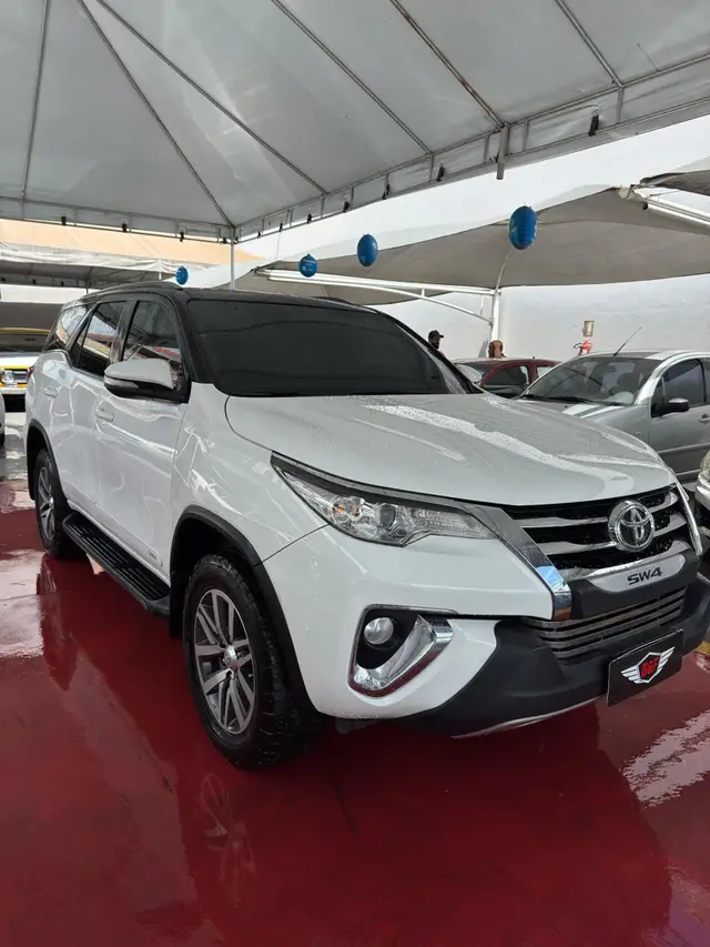 Carro Toyota SW4 2017 2.7 SR 7L 4x2 (Aut) (Flex)