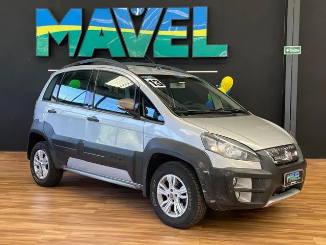 Carro Fiat Idea 2013 Adventure 1.8 16V Dualogic (Flex)