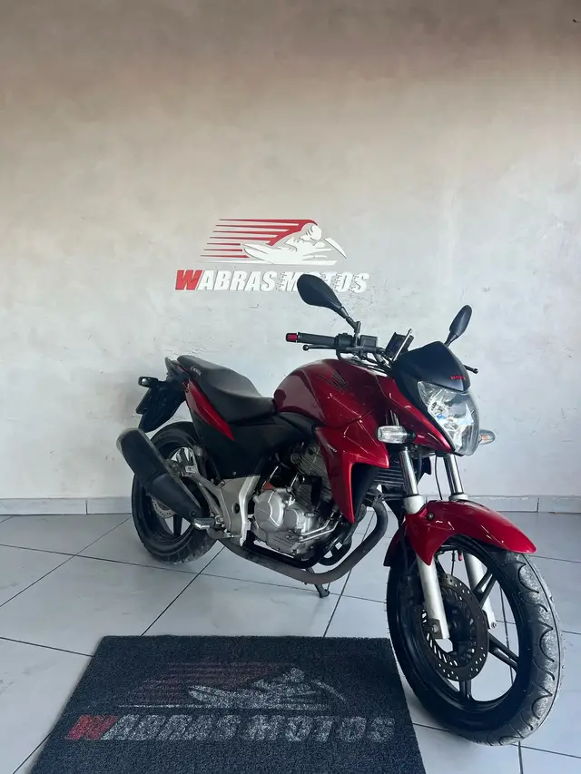 Carro Honda CB 300R 2013 Standard