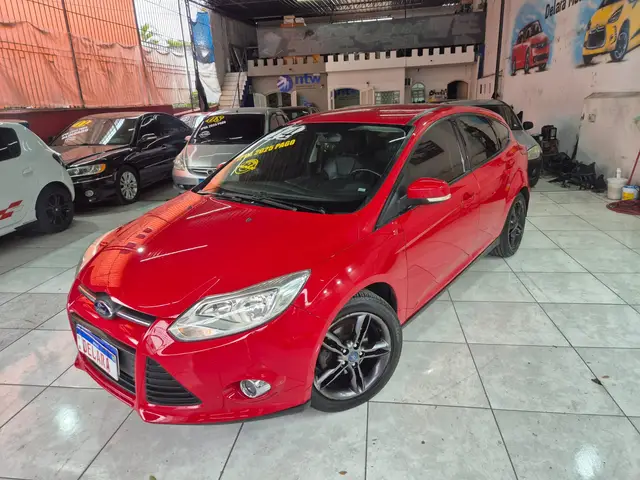 Carro Ford Focus Hatch 2014 SE 2.0 16V PowerShift