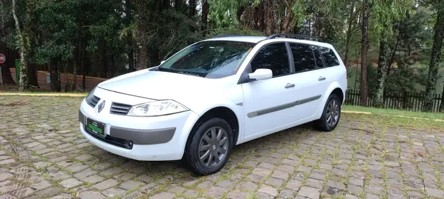 Carro Renault Megane Grand Tour 2013 Mégane Grand Tour Dynamique 1.6 16V (flex)