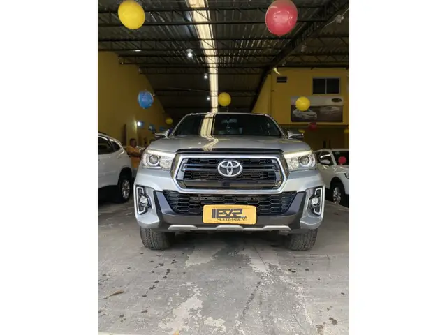 Carro Toyota Hilux Cabine Dupla 2019 Hilux 2.8 TDI SRX CD 4x4 (Aut)
