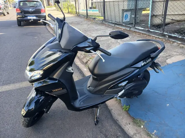 Carro Yamaha Fluo 2024 ABS