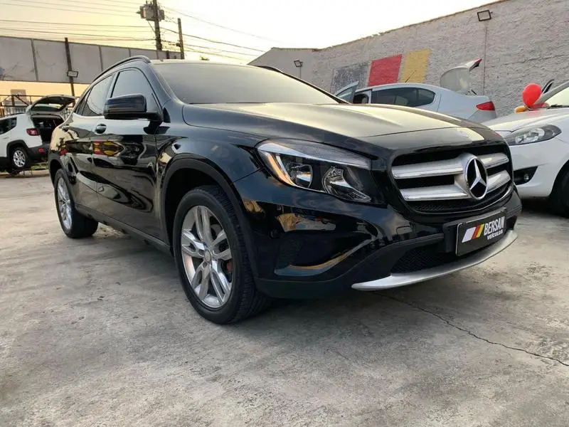 Mercedes-Benz GLA 200 1.6 Advance