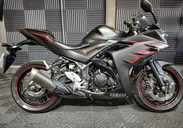 Carro Yamaha YZF R3 2018 (ABS)