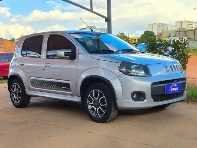Carro Fiat Uno 2012 Sporting 1.4 8V (Flex) 4p
