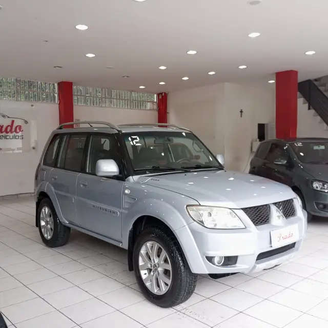 Carro Mitsubishi Pajero TR4 2012 2.0 16V 4X4 (Flex)