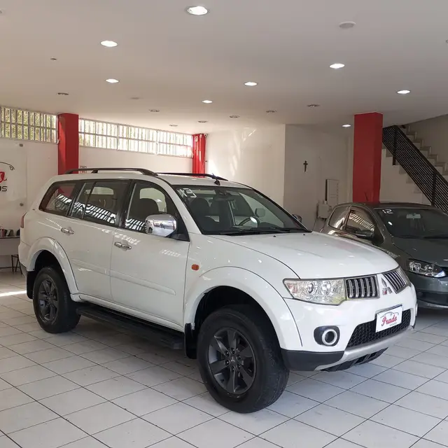Carro Mitsubishi Pajero Dakar 2013 3.2 HPE 4WD (aut)